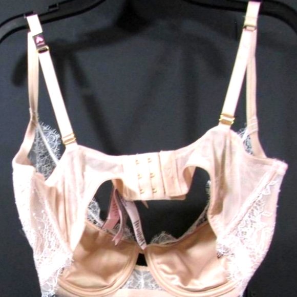 ☁️💜☁️Victoria's 🌟Secret✨☁️ Bustier✨☁️ - Picture 2 of 3